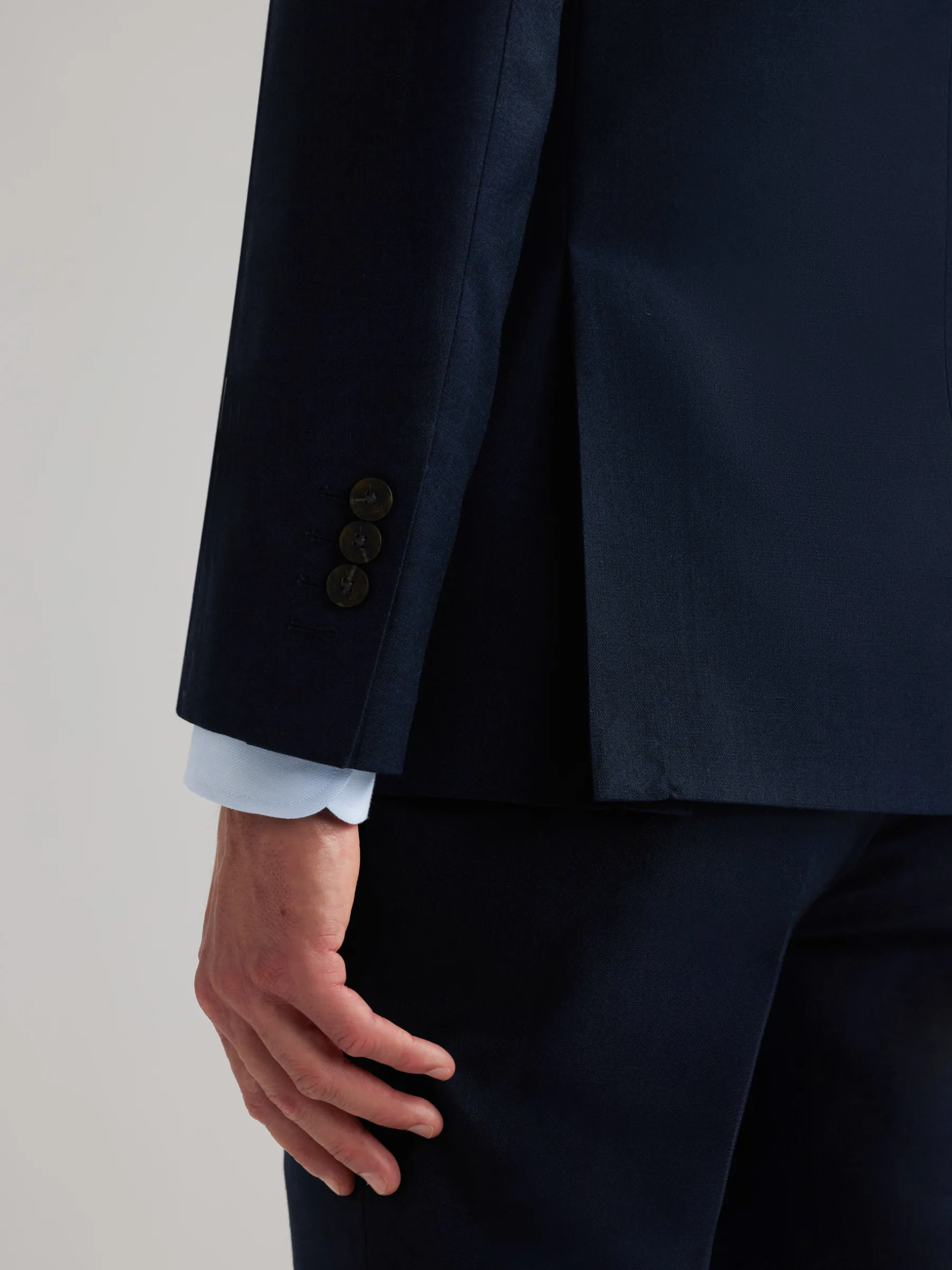 Hombre Alvaro Moreno Trajes|Trajes|AMERICANA FIL A FIL CRUZADO